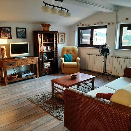 Nice, Cosy Studio Apartment With Shared Outdoor Pool Banjole Eksteriør bilde