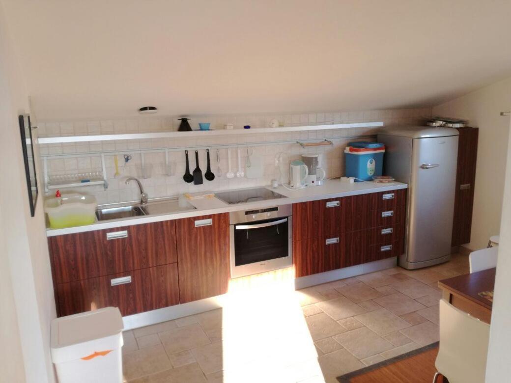 Nice, Cosy Studio Apartment With Shared Outdoor Pool Banjole Eksteriør bilde